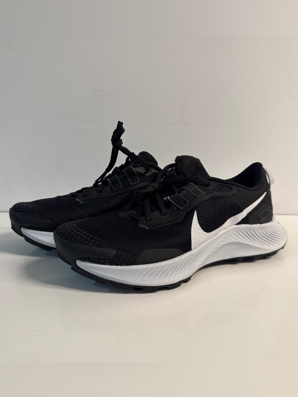 Nike Pegasus Trail 3 Trail Running Shoes Woman's Sz 8 Black Sneakers DA8698-001